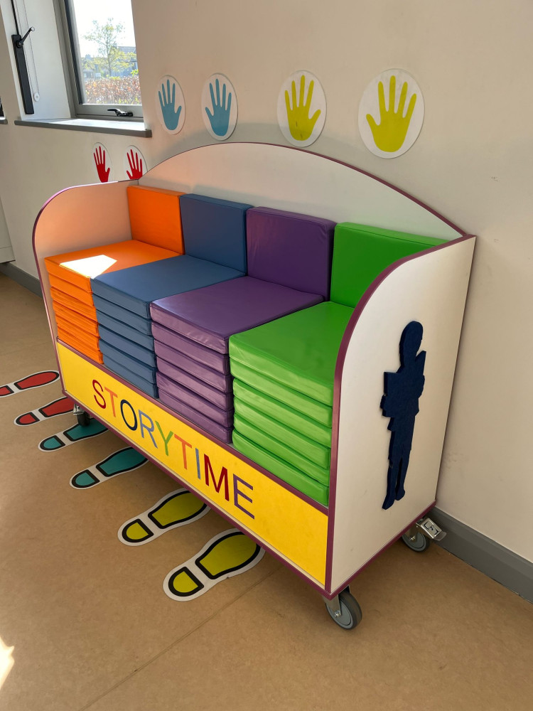 Mobile Library Couch - Image 2